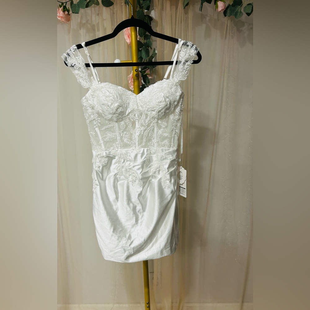 Chic White Mini Lace Sequined Bridal Dress
